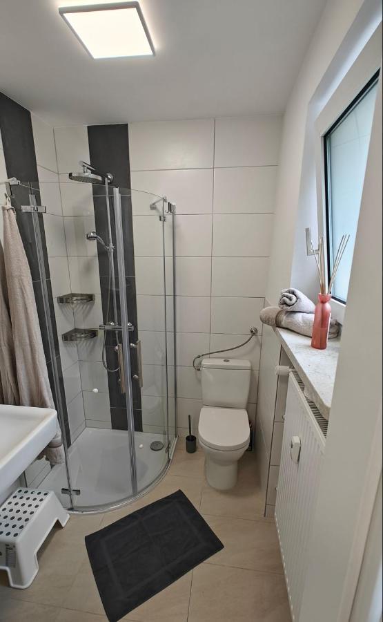 Ferienwohnung "Sorgenfrei" In Coburg ! - Im Eg Mit Privatparkplatz & Balkon Buitenkant foto