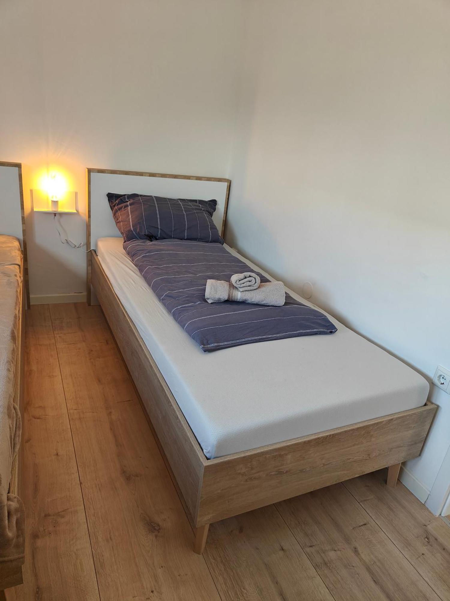 Ferienwohnung "Sorgenfrei" In Coburg ! - Im Eg Mit Privatparkplatz & Balkon Buitenkant foto